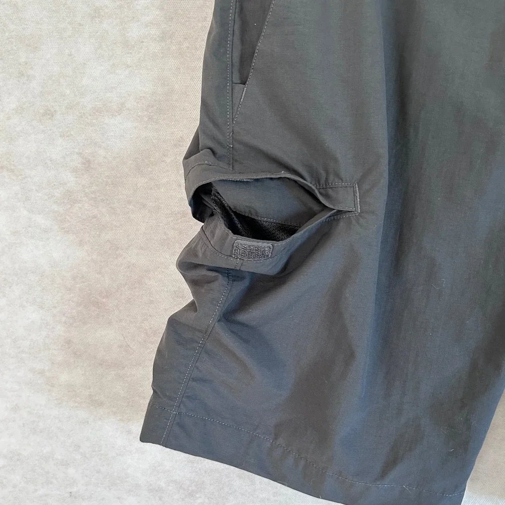 The North Face Mens Hiking Shorts Black Grey Size 36 Nylon Ripstop Cargo Utility